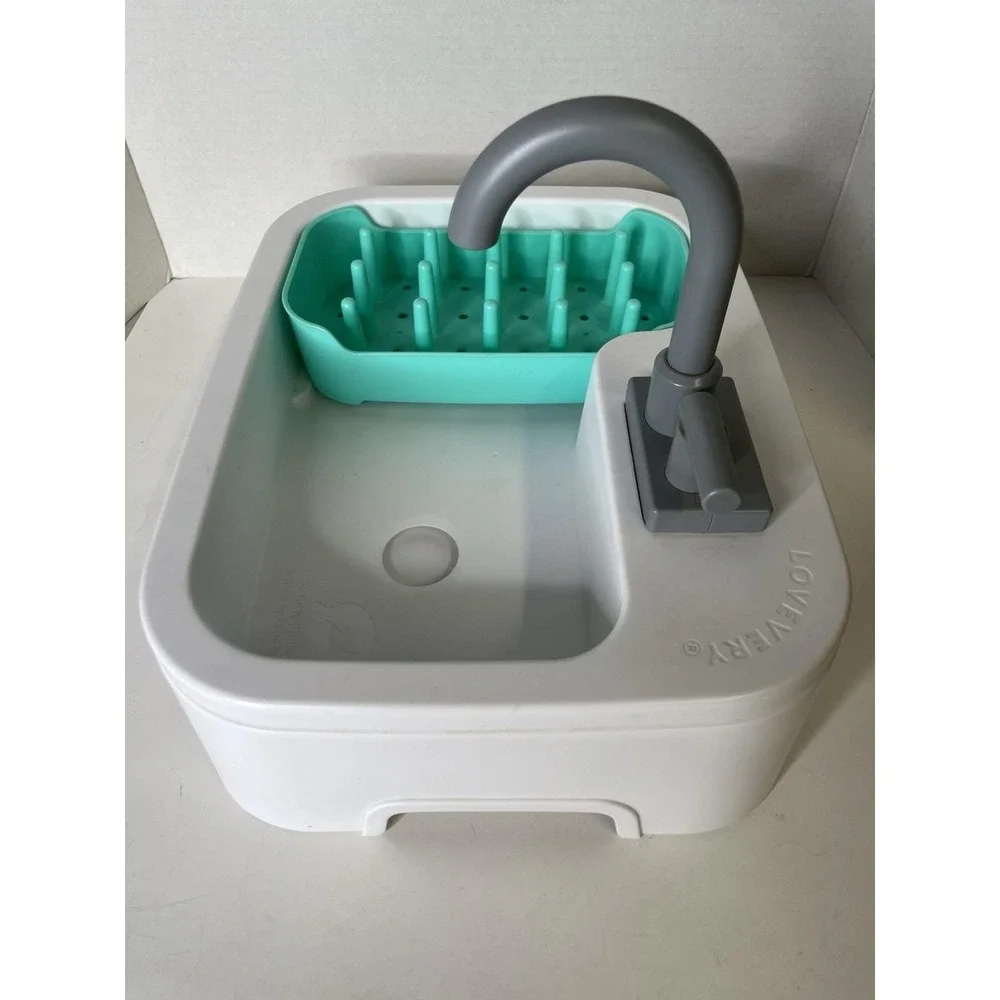 Lovevery Super Sustainable Play Sink Helper Working Faucet And Dish Rack